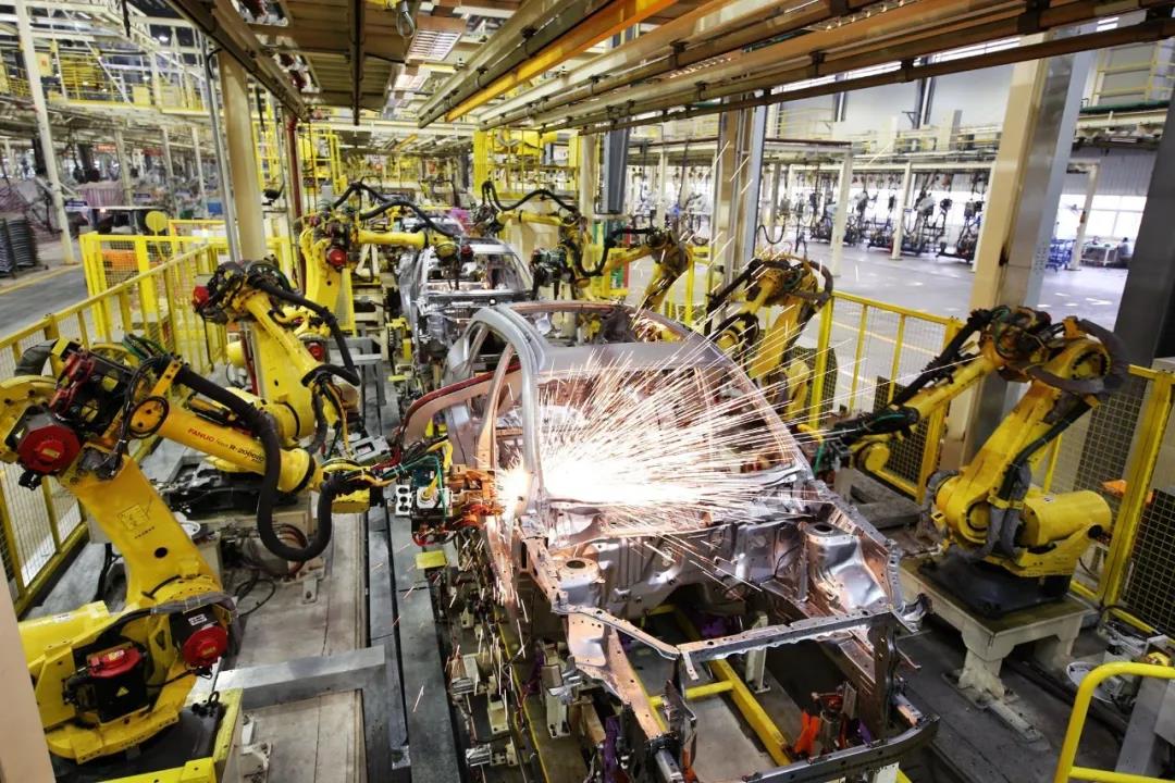 巨高機(jī)床:汽車產(chǎn)業(yè)給機(jī)床行業(yè)帶來的機(jī)遇與挑戰(zhàn)(圖1) 巨高機(jī)床:汽車產(chǎn)業(yè)給機(jī)床行業(yè)帶來的機(jī)遇與挑戰(zhàn)(圖1)